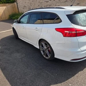 Ford Focus Estate 2017 Semi-Auto 1997cc 5-door - Image 5