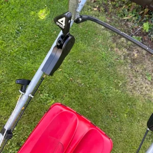 Mountfield 4-speed self-drive lawnmower with Honda engine - Image 7