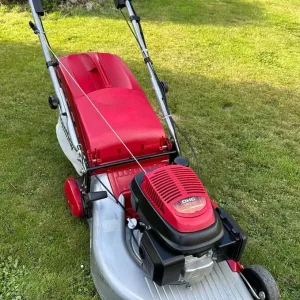 Mountfield 4-speed self-drive lawnmower with Honda engine