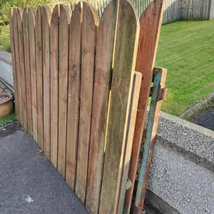Strong large gates 4.2m wide (2.1m each) - Image 2