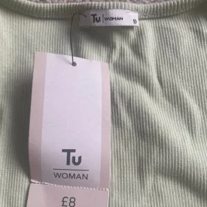 Top size 10 bnwt - Image 2