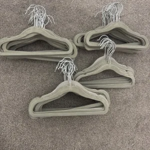 Velvet Hangers
