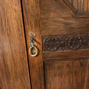 Antique carved oak hall robe with central hanging rail - Image 3