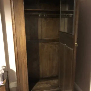 Antique carved oak hall robe with central hanging rail - Image 4