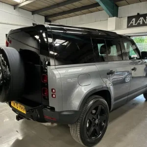 2021 Land Rover Defender 3.0 D250 MHEV SE Hard Top 5DR Diesel Auto 4WD - Image 7