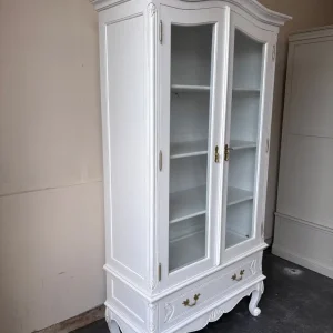 White French solid wood carved display unit with drawer - Image 2
