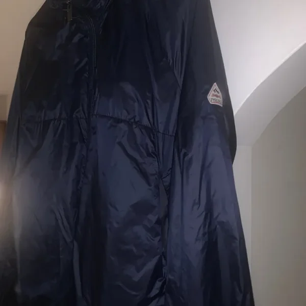 Men’s large pyrenex navy jacket very lightweight