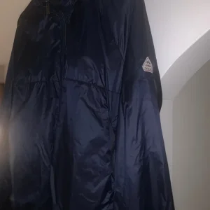 Men’s large pyrenex navy jacket very lightweight