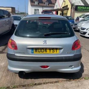 2004 Peugeot 206 1.1 Fever 5-door hatchback petrol manual - Image 5