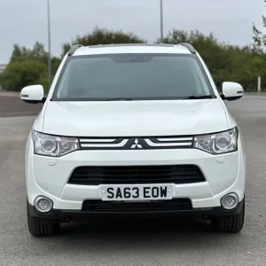2013 Mitsubishi Outlander 2.2 Diesel Manual Estate - Image 3