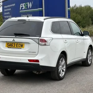 2013 Mitsubishi Outlander 2.2 Diesel Manual Estate - Image 6