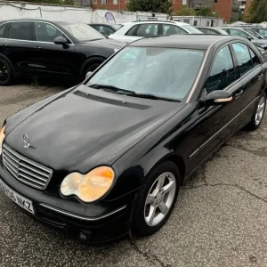 2006 Mercedes C-Class 1.8 Kompressor Avantgarde SE 4-door Saloon - Image 6