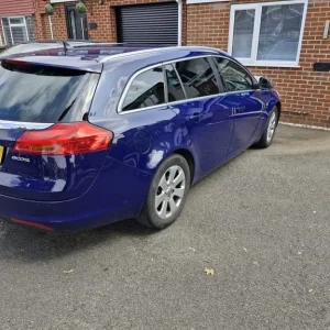 Vauxhall Insignia Estate 2012 Manual - Image 2