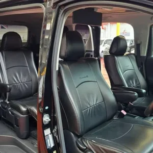 Toyota Vellfire 2.4L E-Pack with Reversing Camera and Leather Seats - Image 6
