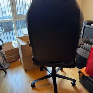 Secretlab Titan Evo 2022 Stealth Black Leatherette Gaming Chair - Image 3