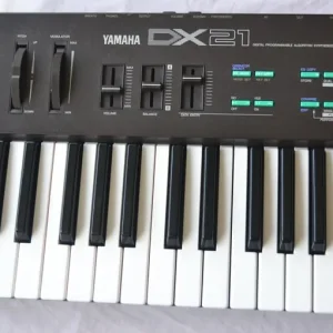 Yamaha DX21 Synthesiser with music stand and operation manual - Image 2