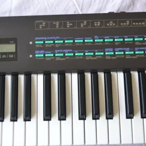 Yamaha DX21 Synthesiser with music stand and operation manual - Image 3