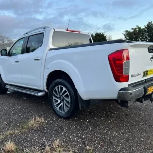 2017 Nissan Navara DCI Tekna 4x4 Double Cab - Image 5