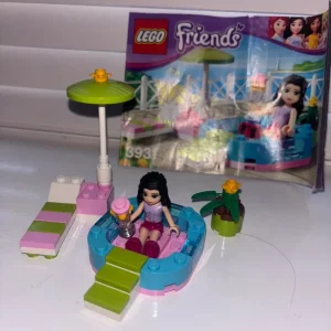 LEGO Friends 3931 Emma’s Splash Pool - Image 2