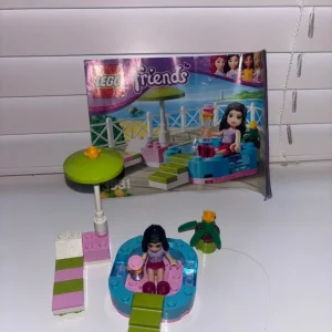 LEGO Friends 3931 Emma’s Splash Pool - Image 3