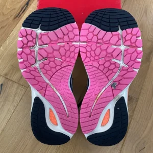 New Balance Fresh Foam trainers size 4.5 - Image 6