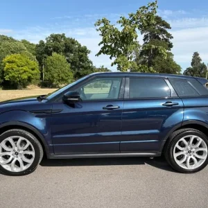 2013 Land Rover Evoque SD4 Dynamic Lux Estate with Glass Roof - Image 8