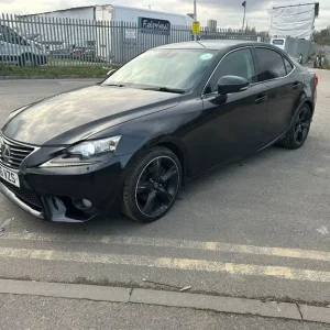 2016 Lexus IS 300h Sport 4dr Hybrid Auto - Image 3