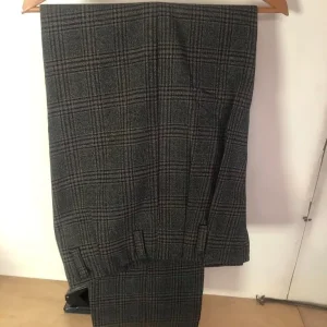 Vintage Rock a Cha suit, 1980s wool double-breasted with pegged trousers - Image 8