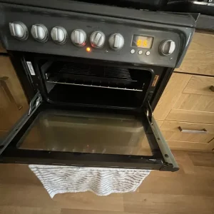 Hotpoint Ultima dual fuel 60cm freestanding cooker - Image 4
