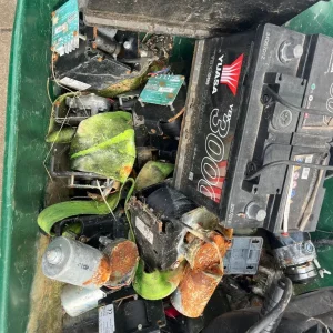 Scrap. Motors and batteries lawn mower hedge trimmer - Image 8