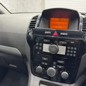 2011 Vauxhall Zafira 1.6 16V Design Euro 5 5dr MPV Petrol Manual - Image 6