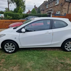 Mazda 2 Hatchback 2008 Manual - Image 6