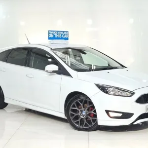 2015 Ford Focus 1.0T EcoBoost Zetec S 5-door Hatchback - Image 4