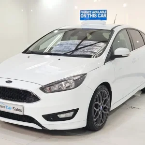 2015 Ford Focus 1.0T EcoBoost Zetec S 5-door Hatchback - Image 8