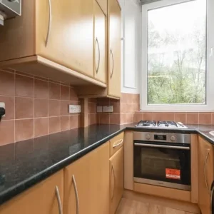 1 bedroom flat in Angle Park Terrace - Image 2