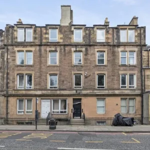 1 bedroom flat in Angle Park Terrace