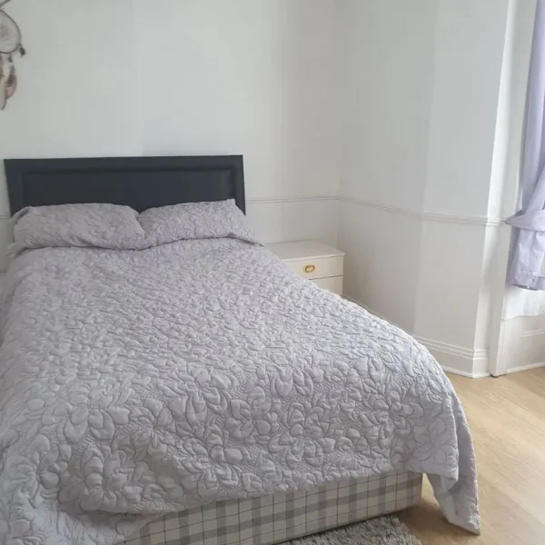 1 bedroom furnished flat