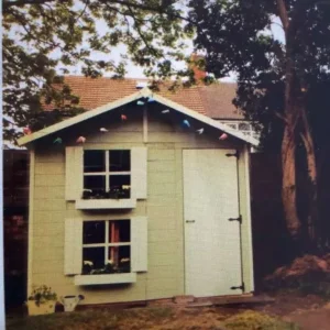 Wooden play house - Image 2