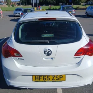 2015 Vauxhall Astra 1.4T 16V Limited Edition 5-door with leather interior - Image 6