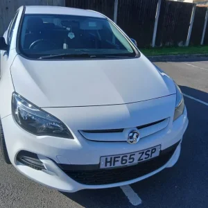 2015 Vauxhall Astra 1.4T 16V Limited Edition 5-door with leather interior