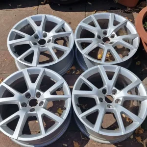 18-inch silver alloy rims Audi style