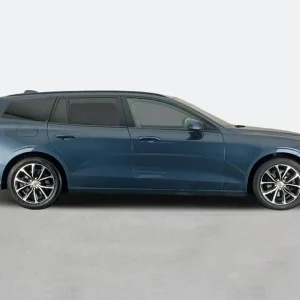 2018 Volvo V60 2.0 D4 Momentum Pro 5dr Auto Estate - Image 3