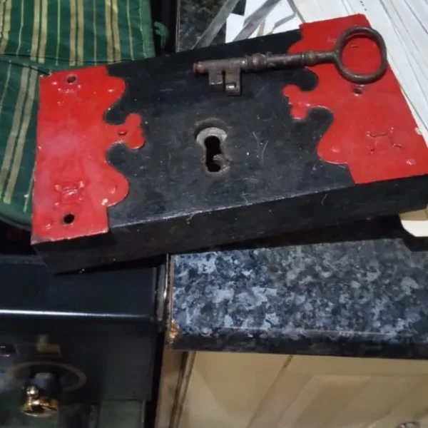 18th century lock and key