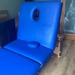 Massage/physiotherapy couch - Image 2
