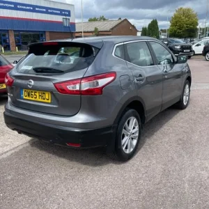 2016 Nissan Qashqai ACENTA DIG-T SMART VISION Hatchback - Image 5
