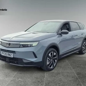 2025 Vauxhall Grandland Ultimate Hybrid Hatchback - Image 3