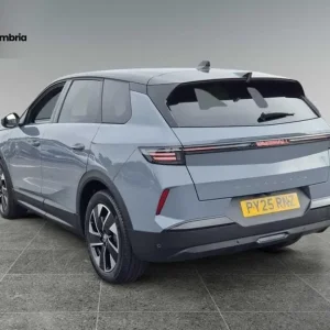 2025 Vauxhall Grandland Ultimate Hybrid Hatchback - Image 5