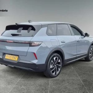 2025 Vauxhall Grandland Ultimate Hybrid Hatchback - Image 7