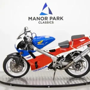 1996 Honda VFR400 NC30 - Image 2