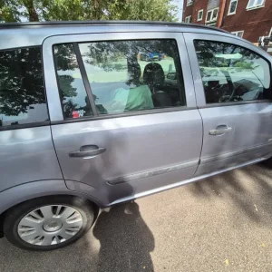 Vauxhall Zafira MPV 2007 manual 5-door - Image 5
